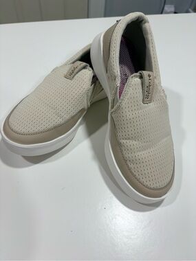 Columbia Women’s Slip-On Mules in Beige and Taupe